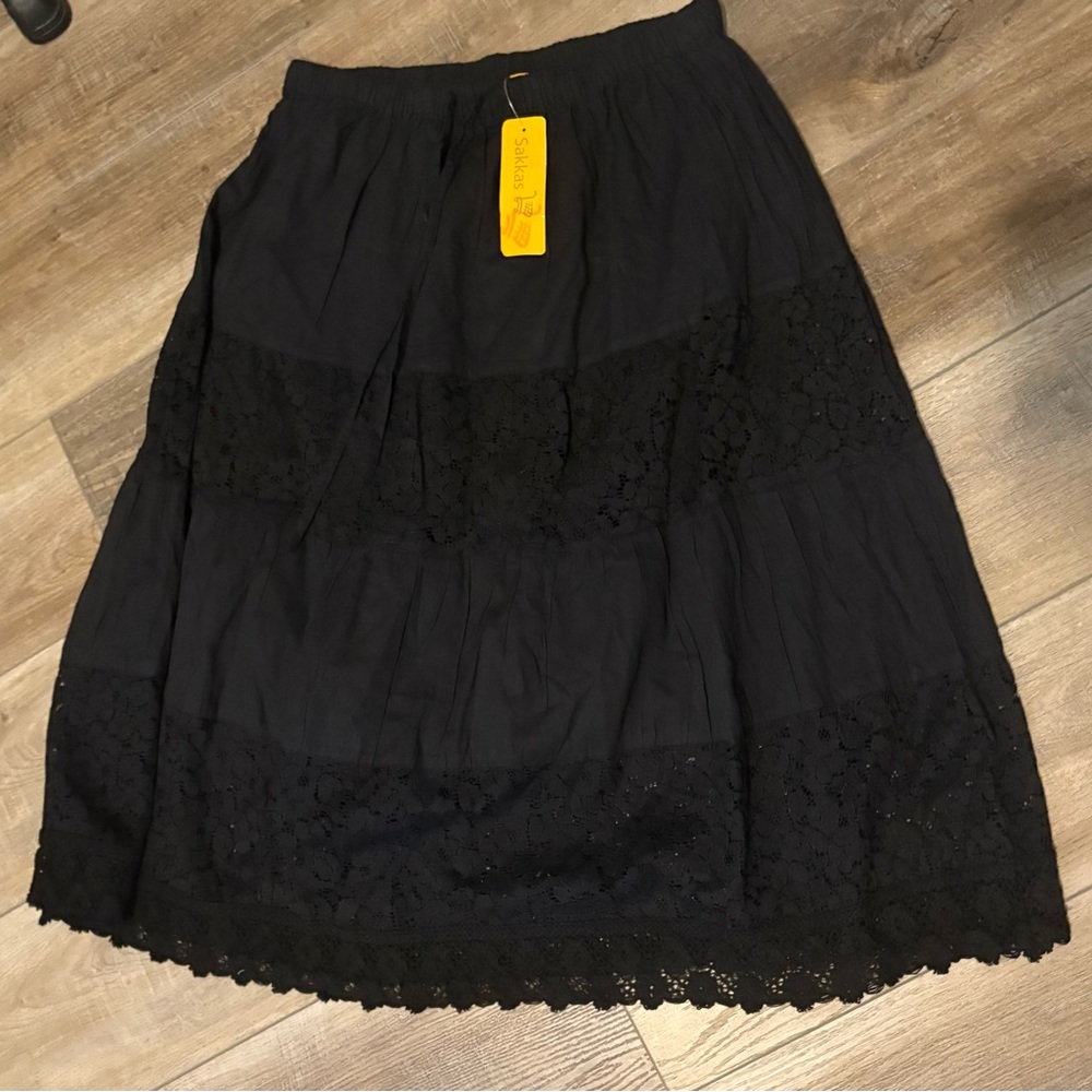 Sakkas Elegant Black A-Line Skirt with Floral Lace